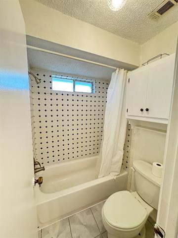 Building Photo - 2301 Claridge Cir