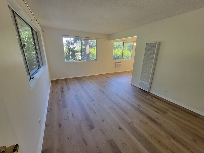 Building Photo - 13530 Leadwell St