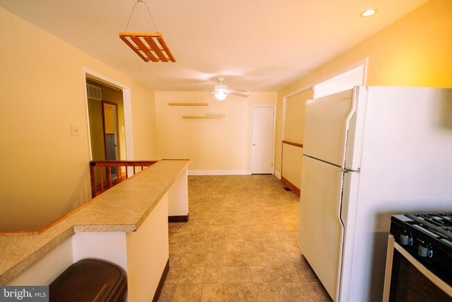 Building Photo - 222 MacClelland Ave