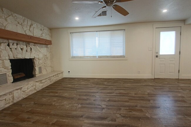 Building Photo - Downtown Washington - (Approved) Pet Optional