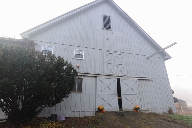 Building Photo - 174 Drew Rd