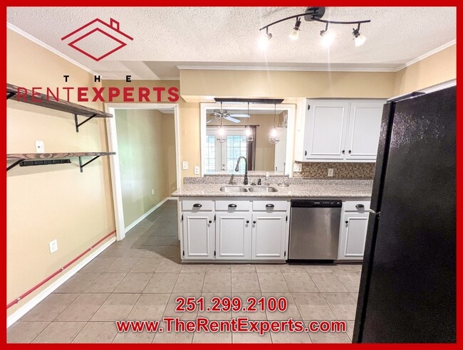 Building Photo - 953 Dickenson Ave