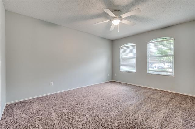 Building Photo - 8405 Seven Oaks Ln