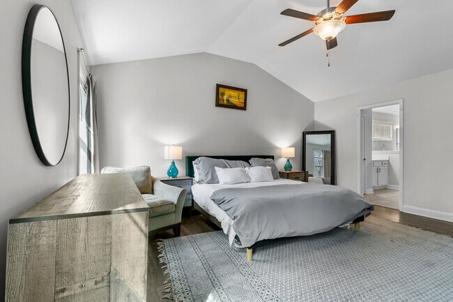 Building Photo - 230 Parrish Ln