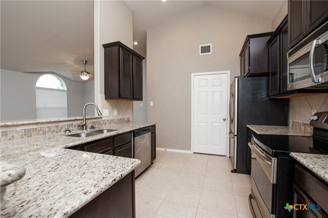 Building Photo - 409 Rowdy Dr