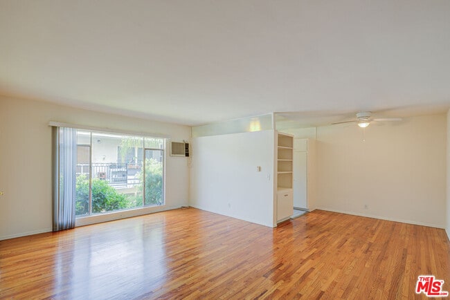 Building Photo - 1055 S Wooster St