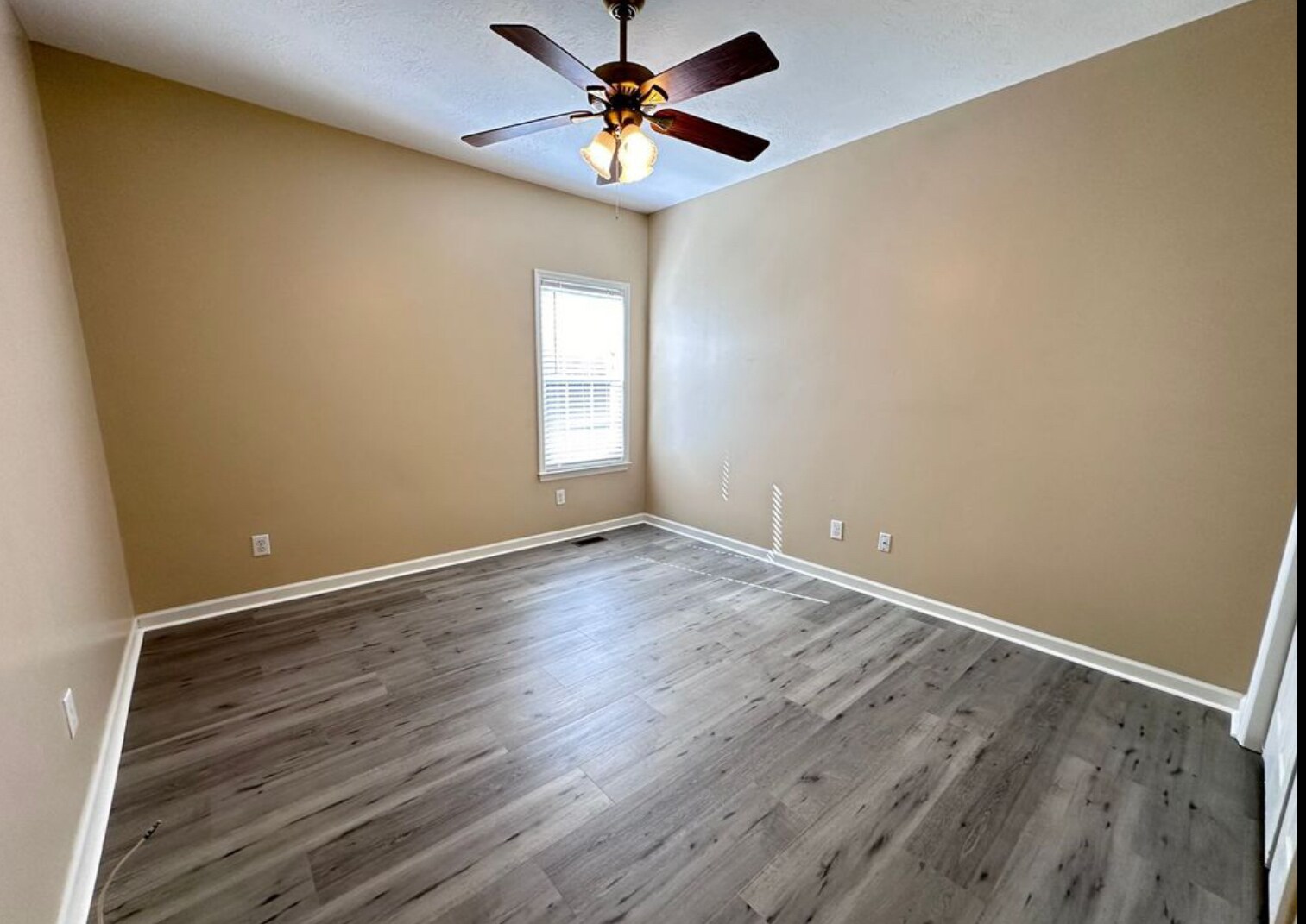 Building Photo - 297 High Chaparral Dr