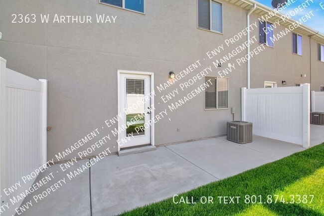 Building Photo - 2363 Arthur Way