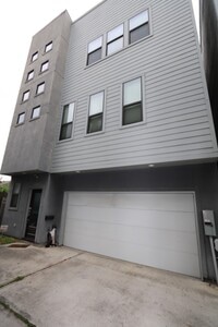 Building Photo - 2103 Hadley St