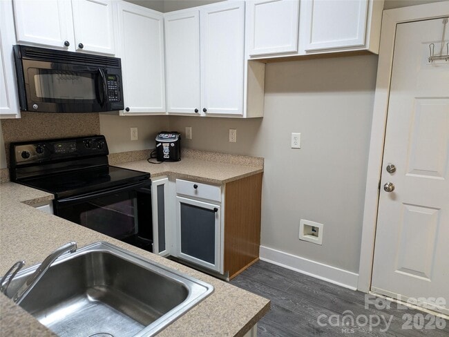 Building Photo - 234 Harbour Pl Dr