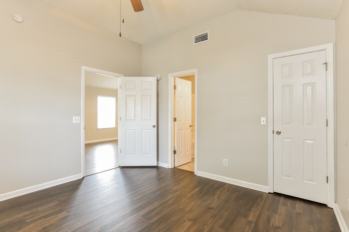 Building Photo - 496 Cedar Park Cir