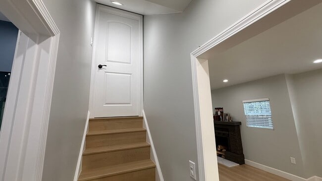 Building Photo - EPIC REA: Charming 2 Bed/ 1 Bath Home in Oakland’s Foothill Neighboorhood