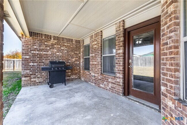 Building Photo - 605 Cody James Dr