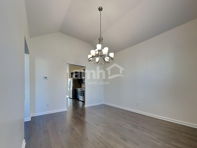 Building Photo - 5571 Stonecrest Dr