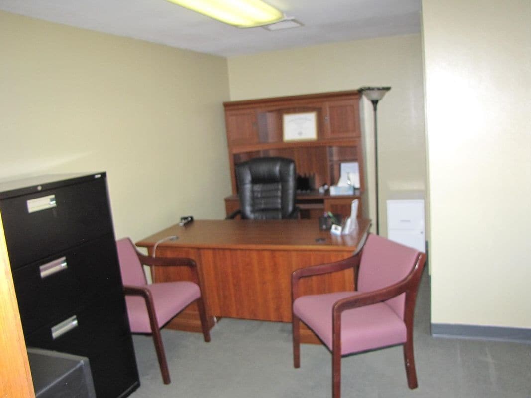 Building Photo - 1100 Valley