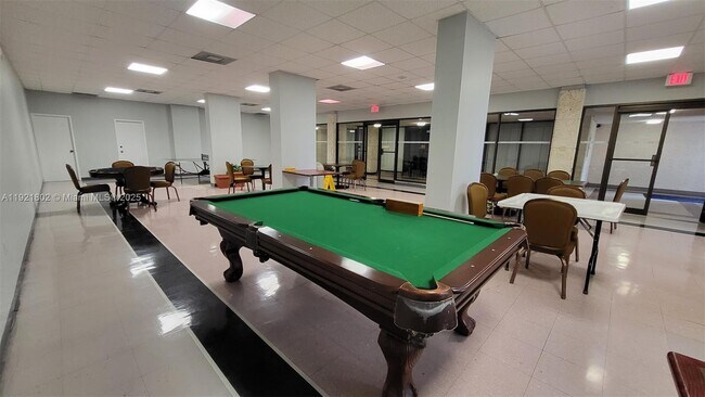 Building Photo - 1985 S Ocean Dr