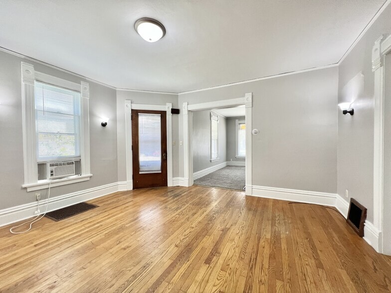 Building Photo - 28 N Atwood Ave