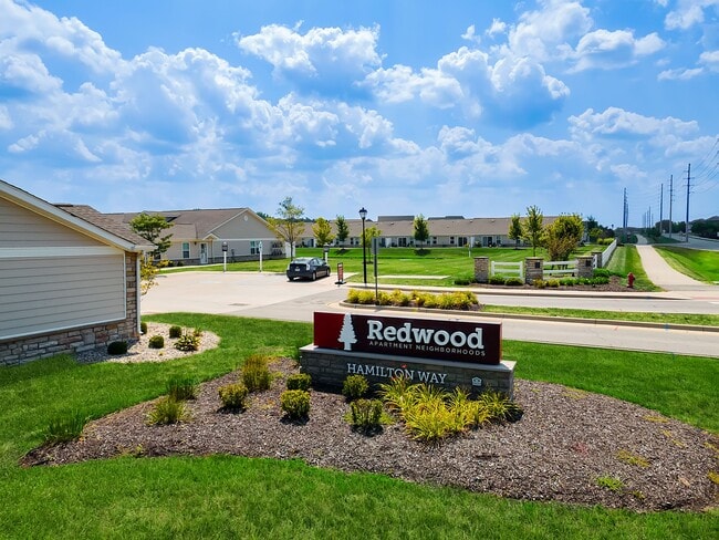 Building Photo - Redwood Westfield Hamilton Way