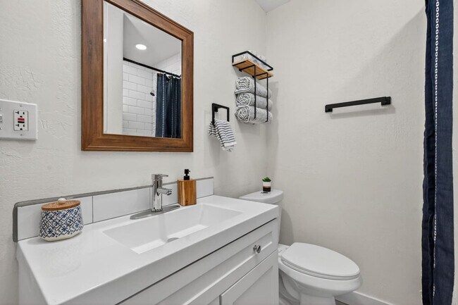 Building Photo - 1311 N 14th St