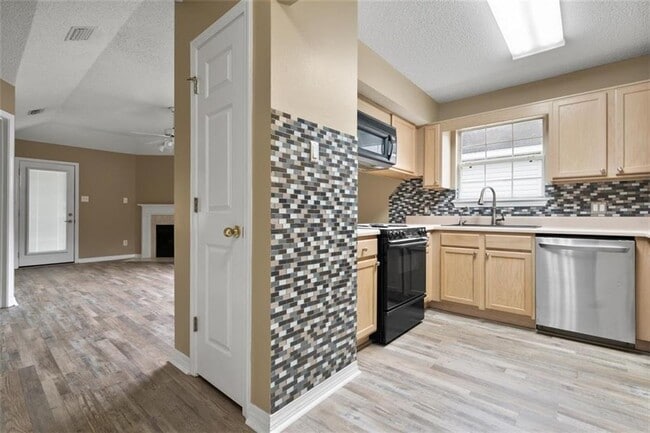 Building Photo - 668 Willow Pointe Dr