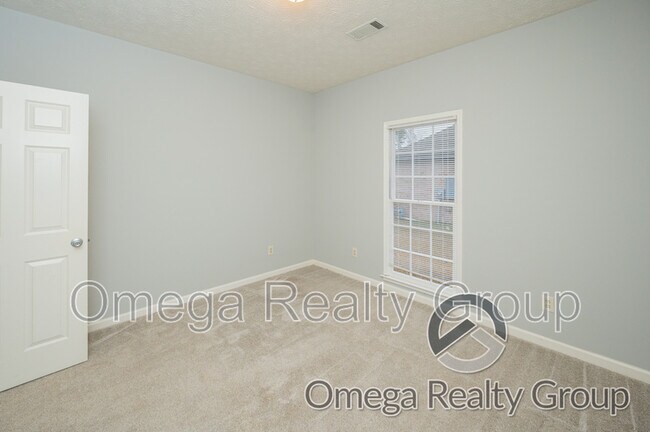 Building Photo - 6928 Cherry Creek Dr