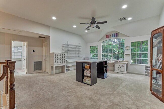 Building Photo - 46 Pinepath Pl