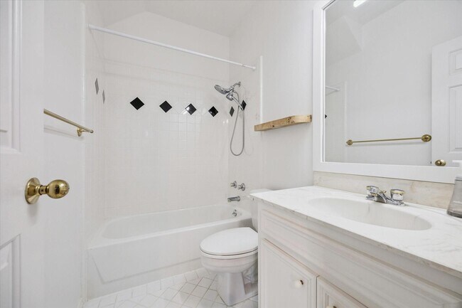 Building Photo - 2506 Van Buren St