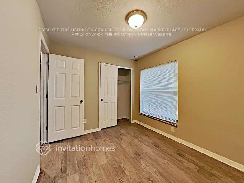 Building Photo - 979 N Jerico Dr