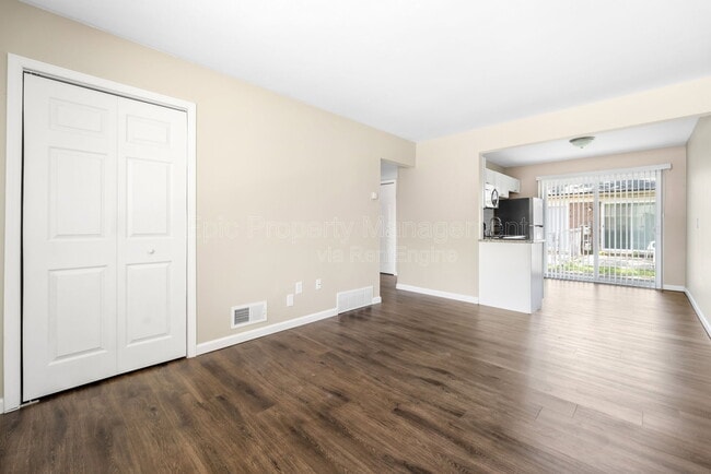 Building Photo - 1006 Montie Rd