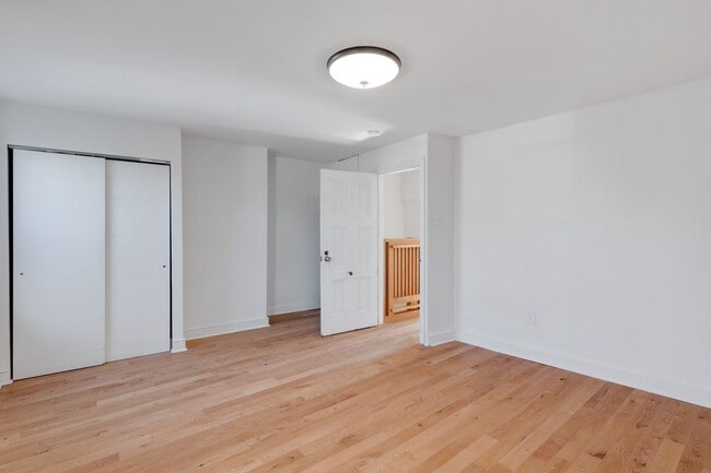 Building Photo - Newly Renovated Home Northern Liberties