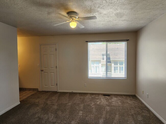 Building Photo - 129 W 100 N
