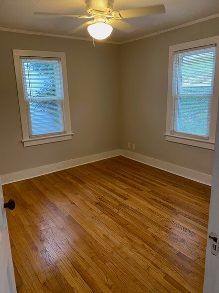 Building Photo - 740 Sunset Dr