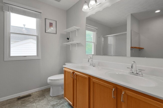 Building Photo - 299 Iris Trail Dr