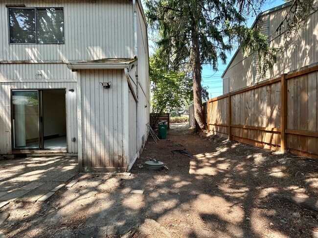 Building Photo - 15865-15869 SW Misty Ct.