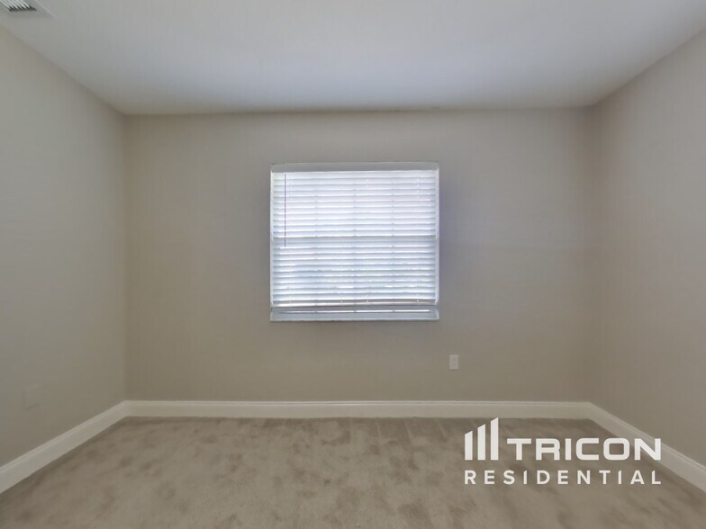 Building Photo - 3598 N Biscayne Dr