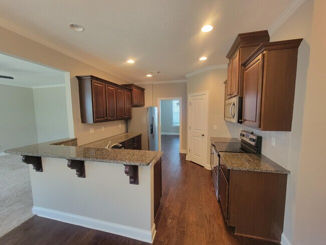 Building Photo - 1733 Ethan Way