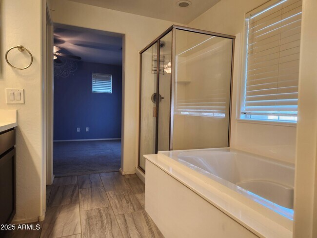 Building Photo - 148 N 56th Pl
