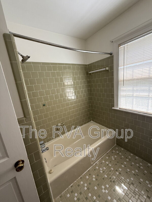 Building Photo - 10075 Aragon Dr