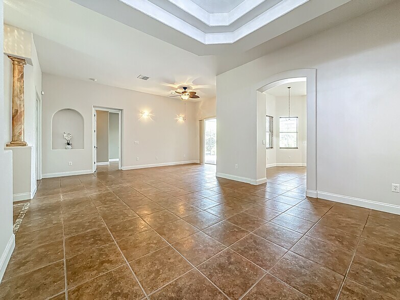 Building Photo - 20626 Longleaf Pine Ave