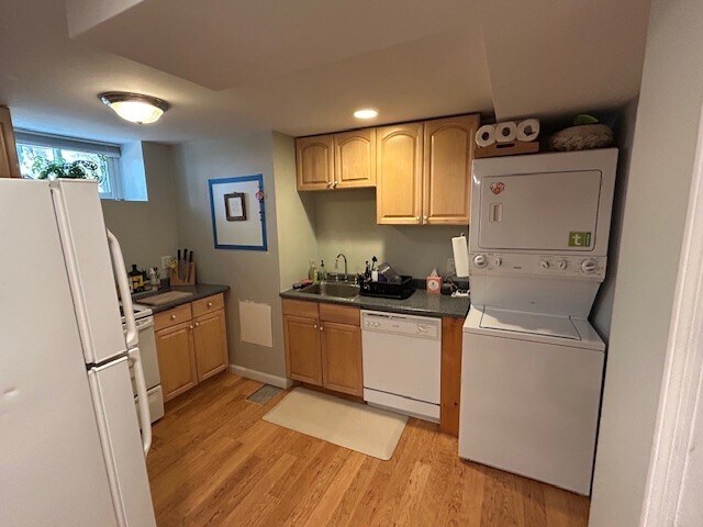 Kitchen - 37 Moraine St