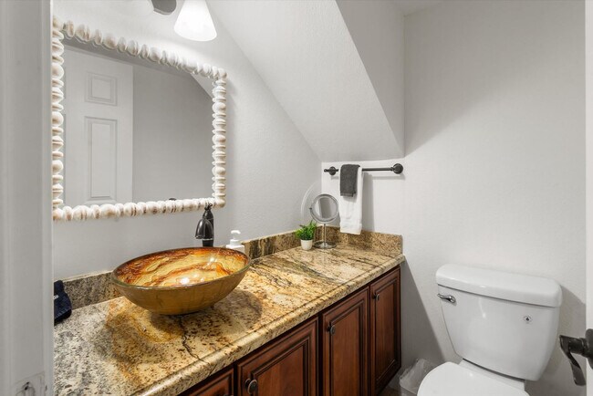 Building Photo - 7804 W Pershing Ave