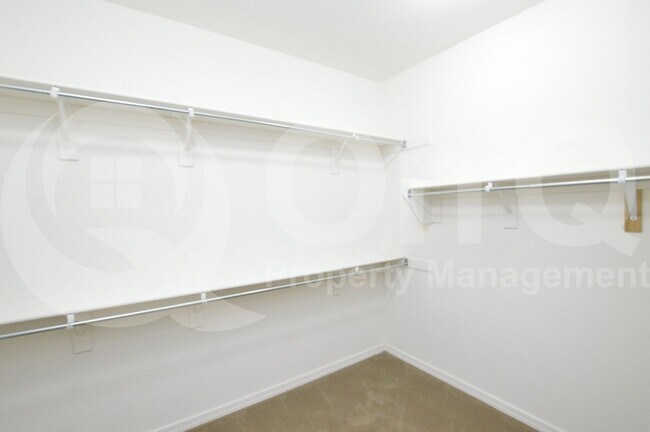 Building Photo - 1522 E Hummingbird Way