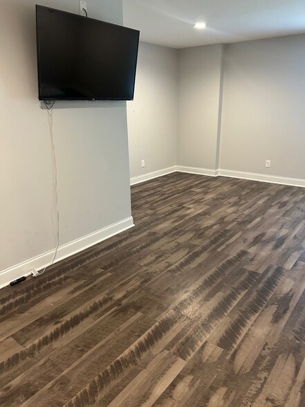 Building Photo - 2406 Chimney Rock Ln