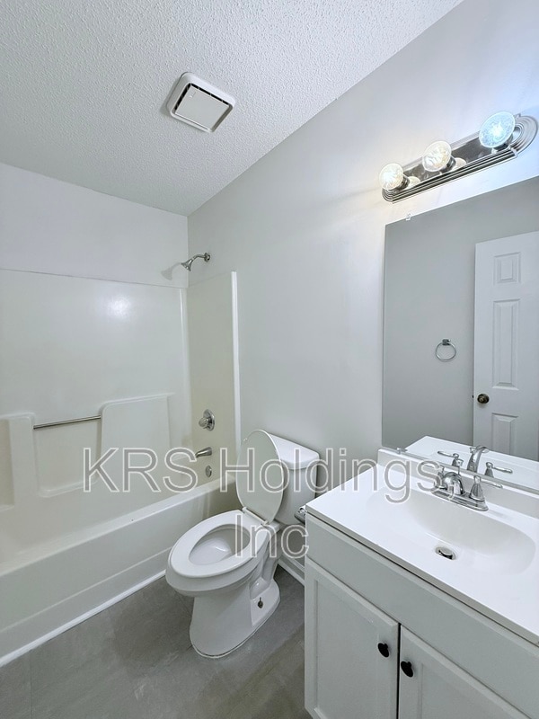Building Photo - 612 Kendall Dr