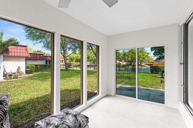 Building Photo - 733 Nantucket Cir