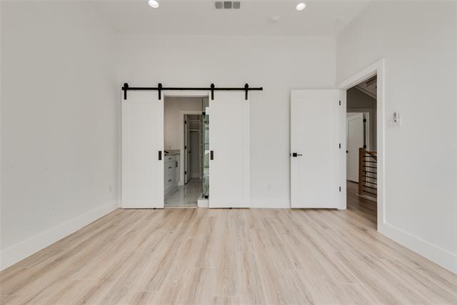 Building Photo - 2038 N Prairie Ave