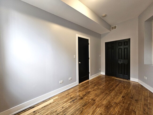 Building Photo - 3939 W Polk St