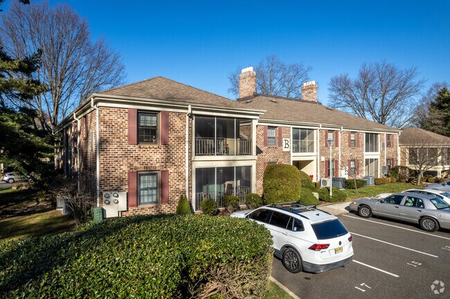 Primary Photo - Weybridge Condominiums