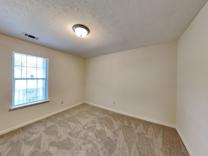 Building Photo - 1410 Stoneleigh Way