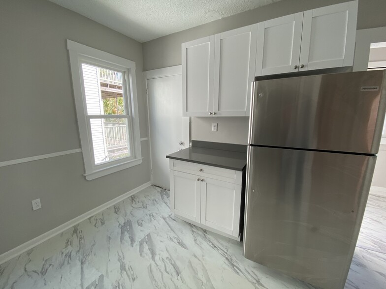 Primary Photo - 48 Mora St
